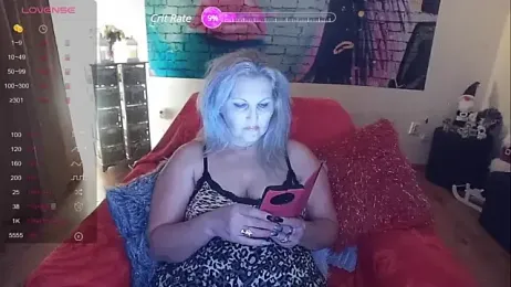 Divineblond webcam model stream image