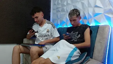 Isaac_tan webcam model stream image