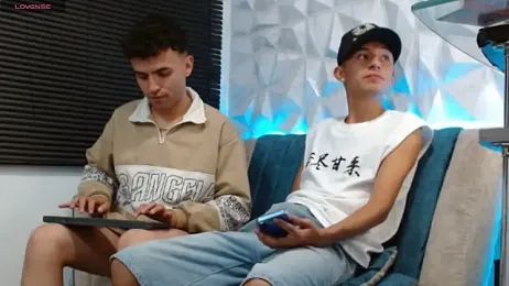 Isaac_tan webcam model stream image