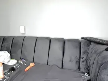 Pearl_00 webcam model stream image