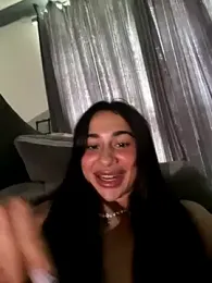 itsyourgirltee webcam model stream image