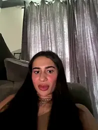 itsyourgirltee webcam model stream image