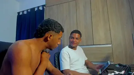 isaac_master77 webcam model stream image