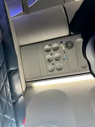 2HandsLong webcam model stream image