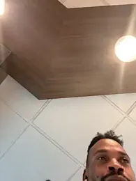 2HandsLong webcam model stream image