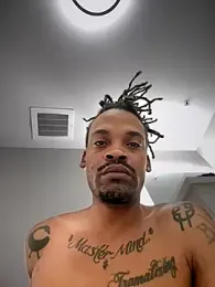 2HandsLong webcam model stream image