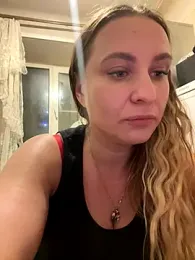 OlgaBuzzz webcam model stream image