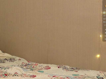 PeachGirl webcam model stream image