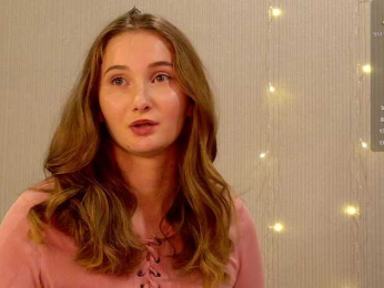 PeachGirl webcam model stream image