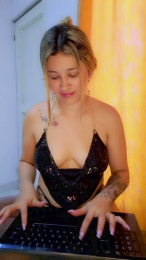 Tania__honey webcam model stream image