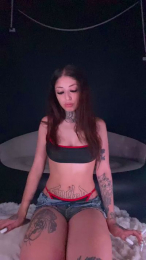 Mhollyusd webcam model stream image