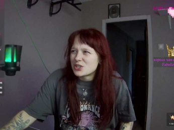 stillHer webcam model stream image