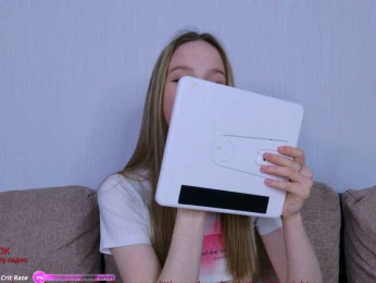 b4by-Emilia webcam model stream image