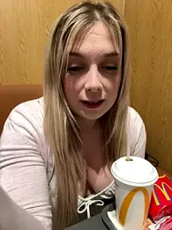 CherryAuroraa webcam model stream image