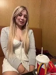 CherryAuroraa webcam model stream image