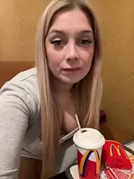 CherryAuroraa webcam model stream image