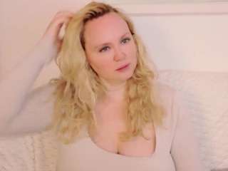 laurasky webcam model stream image