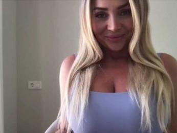 chloebelle webcam model stream image