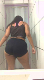 IsaFernandes webcam model stream image