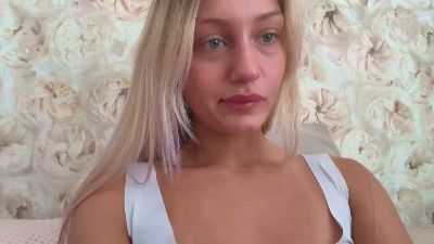 AdrieneQuadnau webcam model stream image