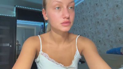 AdrieneQuadnau webcam model stream image