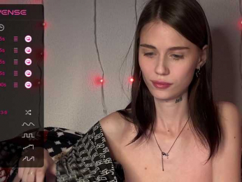 -HeyZoe- webcam model stream image