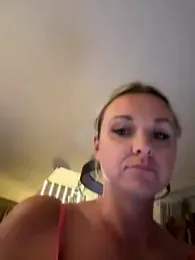 Bella-Tight webcam stripchat model stream image