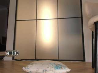 moonlovee webcam model stream image