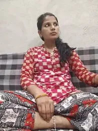lovelypooja93 webcam stripchat model stream image