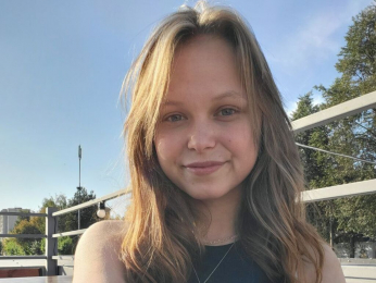 ElwynaBucher webcam model stream image