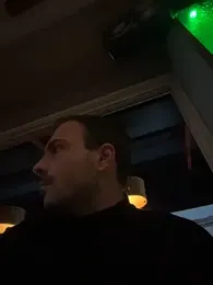 Adventurehotman webcam model stream image