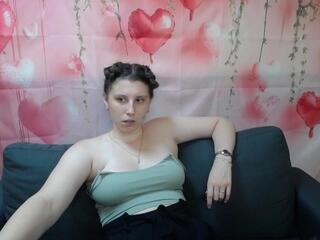Liliana Shine webcam model stream image