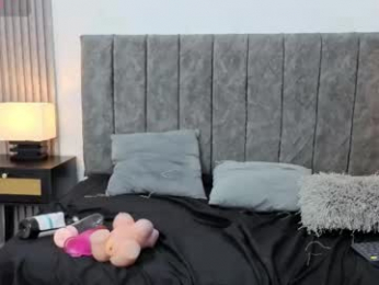 liam_forest_ webcam model stream image