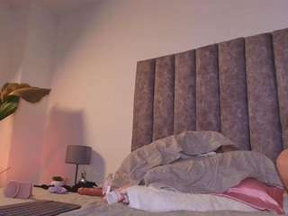 misspeearl webcam model stream image