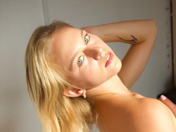 JuliaSandri webcam livejasmin model stream image
