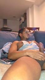 Raava webcam model stream image