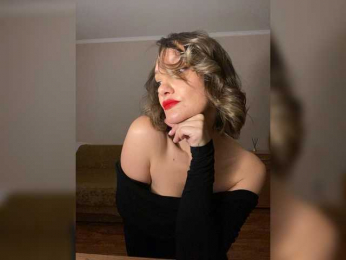 Monro webcam model stream image