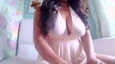 Loonah webcam cam4 model stream image