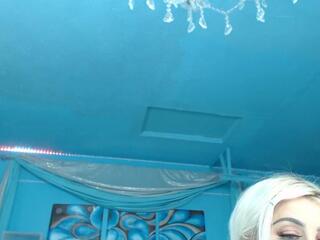 Adrianna Fox webcam model stream image