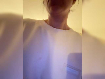 Juanita-Fox webcam model stream image