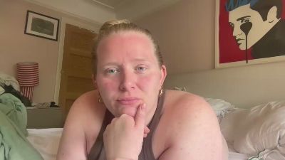 LubeyLou webcam model stream image