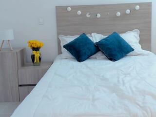 Sofi Lune webcam model stream image