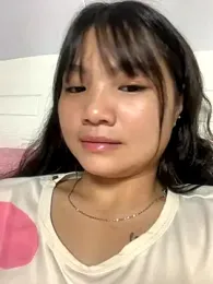 Emlyly-18 webcam stripchat model stream image