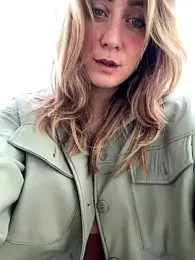 Puzdosia webcam model stream image