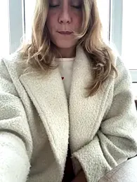 Puzdosia webcam model stream image