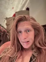 GoldenFlameGoddess webcam model stream image