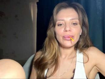 EvaBoom webcam model stream image