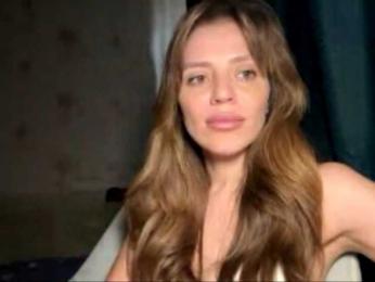 EvaBoom webcam model stream image