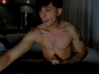 Williams Launther webcam model stream image