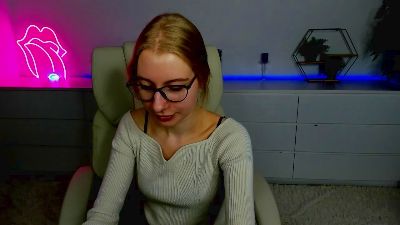 Alina__Blonde webcam model stream image